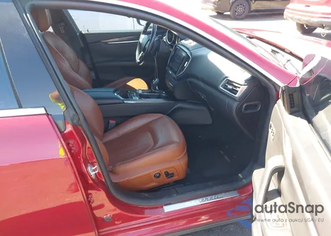 2017 Maserati Ghibli z USA, uszkodzony, nr VIN ZAM57XSA6H1215478